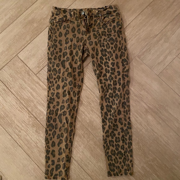 Cheetah Jeans - Picture 3 of 5